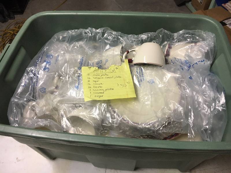 lot 241 image: 12 Piece Dinnerware Set