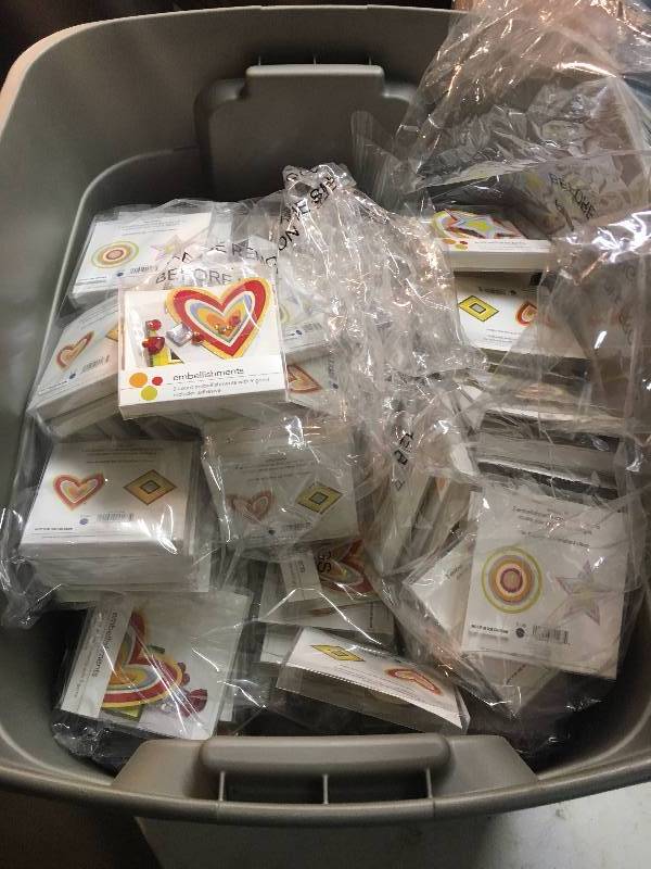 lot 269 image: Tote of Gems for crafting