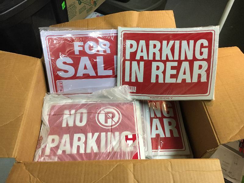lot 280 image: Box Parking Signs