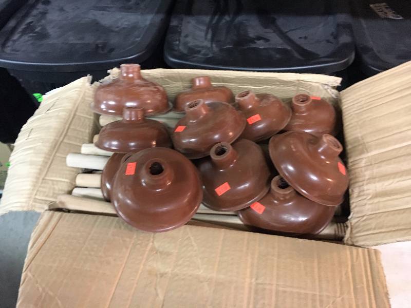 lot 286 image: Box of Plungers