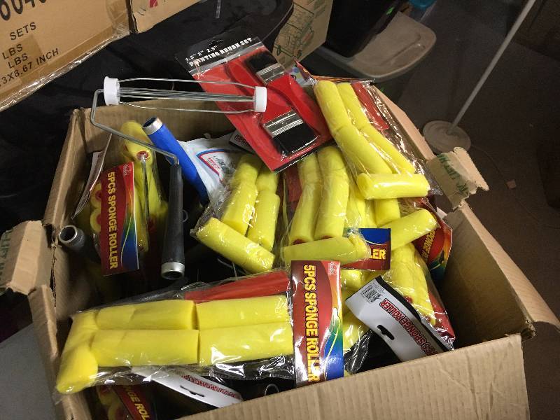 lot 298 image: Box of Painting Supplies