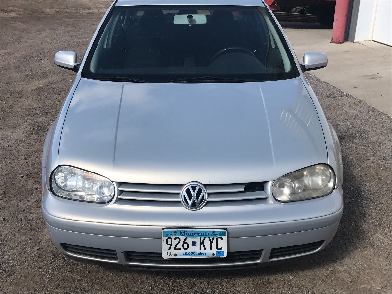 lot 1 image: 2000 VW Golf GLS