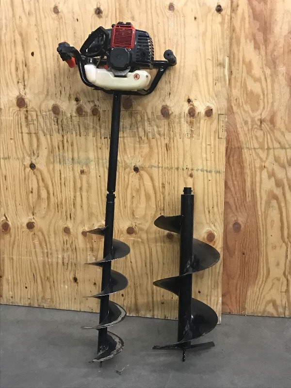 lot 8 image: Commercial Dirt Auger