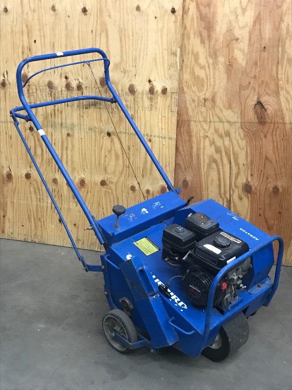 lot 4 image: Bluebird Lawn Aerator
