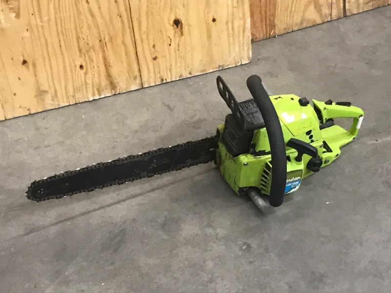 lot 7 image: Poulan Chainsaw