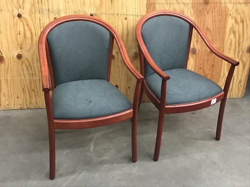 lot 16 image: (2) Office  Waiting Room Chairs