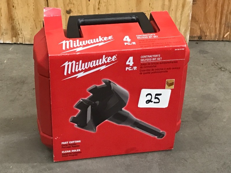 lot 25 image: New Milwaukee Bit Set