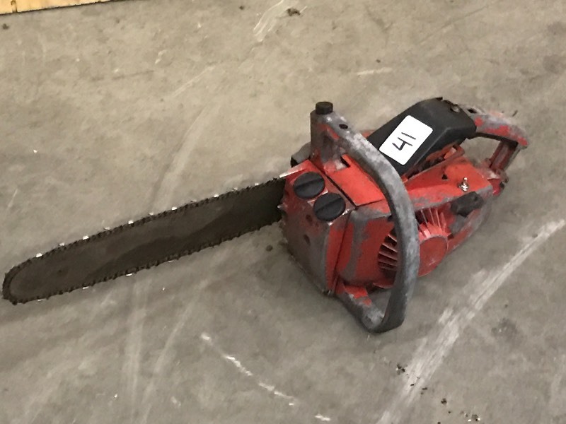 lot 41 image: Unmarked Chainsaw