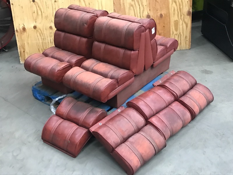 lot 53 image: Vinyl Lay-Out Boat Seats