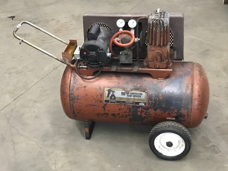 lot 96 image: 220Volt Air Compressor