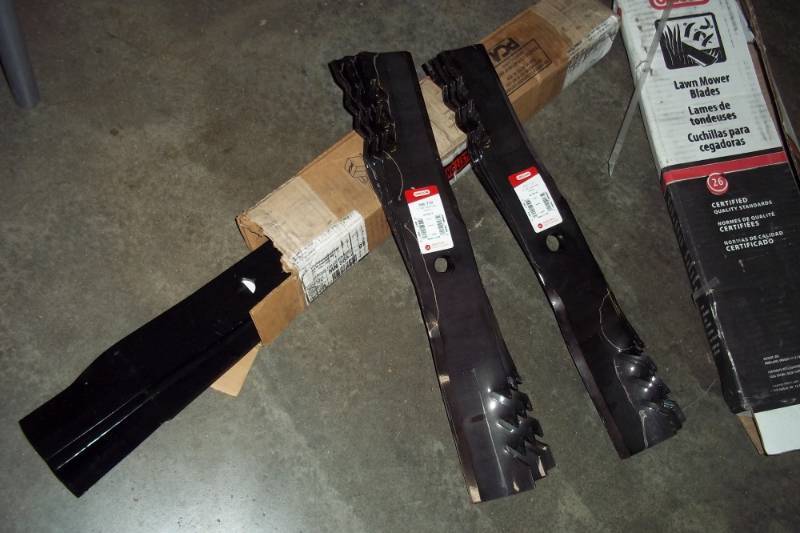 lot 4 image: 3 Sets of New Blades for John Deere Commercial Mower