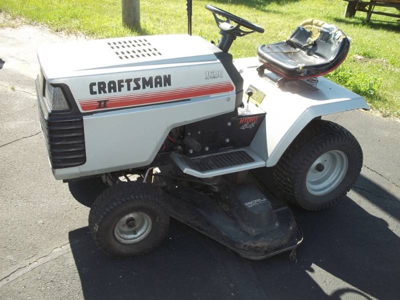 lot 11 image: Craftsman Lawn Mower 44 Tested runs and mows
