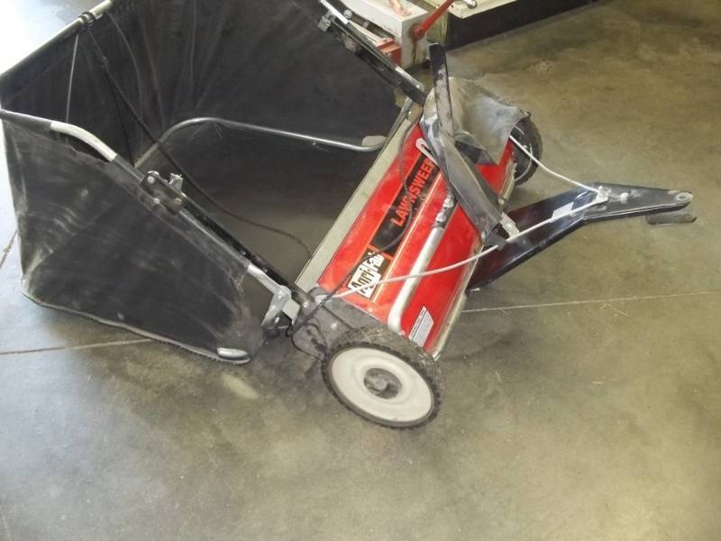 lot 17 image: Argi Fab Lawn Sweeper