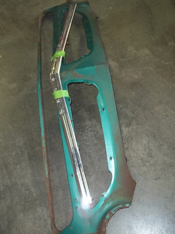 lot 19 image: Chrysler Windsor Chrome Front lower Grille Bark trim and moulding