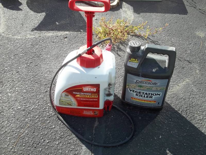 lot 23 image: Ortho Home Defense and Spectracide Vegetation Killer