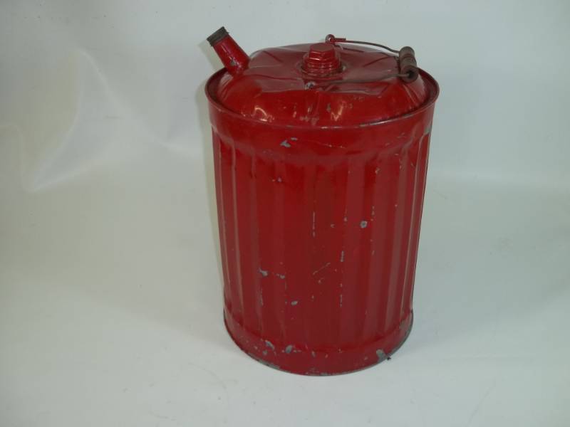 lot 33 image: Vintage 5 Gallon Gas Can