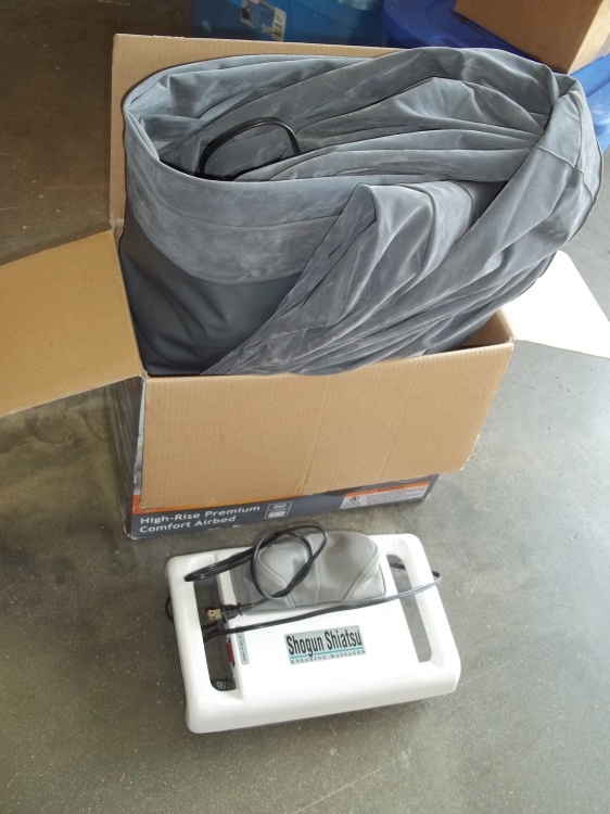 lot 49 image: Queen Air Mattress with Massager