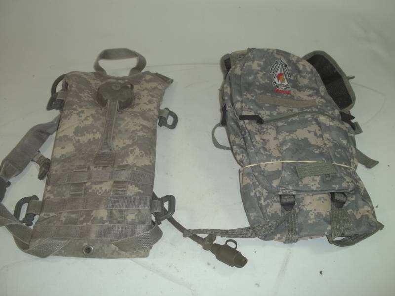 lot 83 image: Pair of Hydration Backpacks