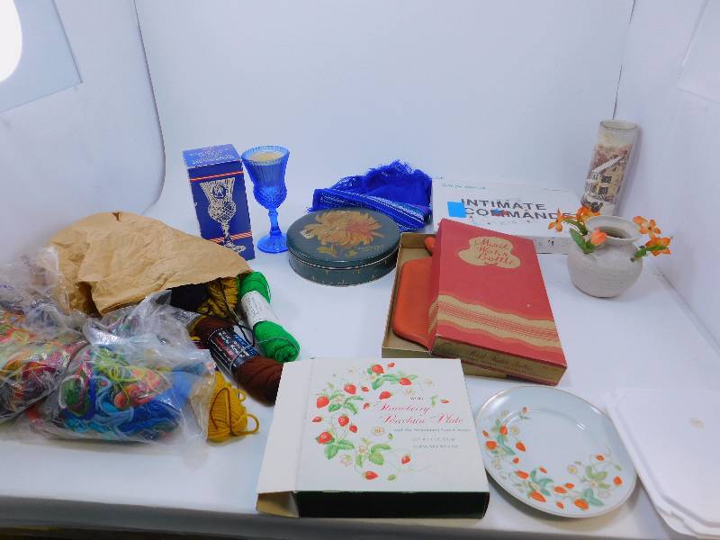lot 23 image: Lot of Various Items