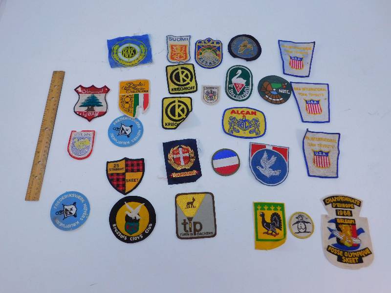 lot 42 image: Lot Of Vintage Patches