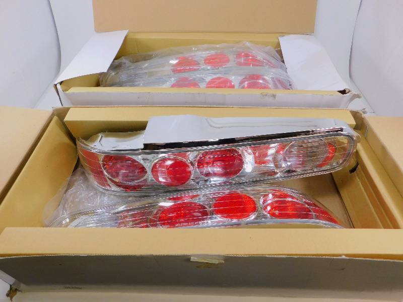 lot 48 image: New 9499 Acura Integra Tail Lights