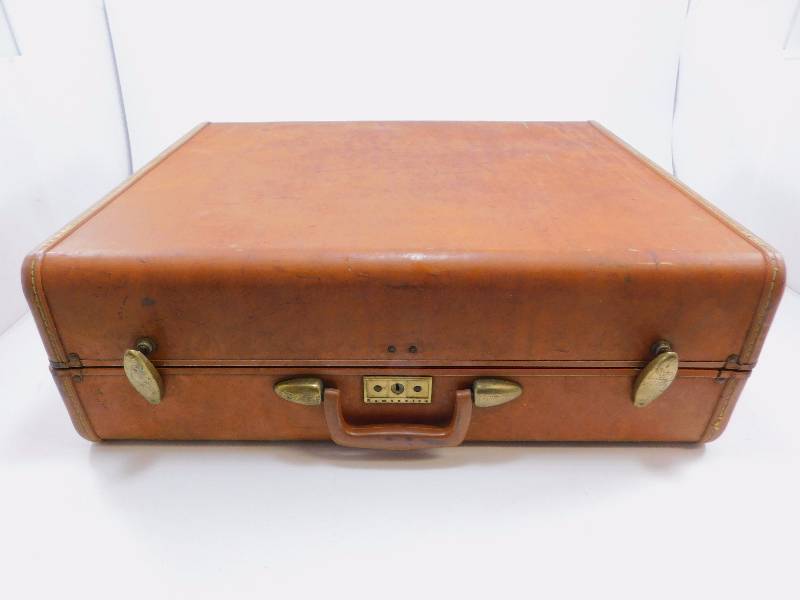 lot 49 image: Vintage Samsonite Suitcase