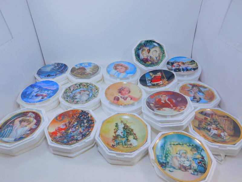 lot 76 image: Lot Of Collectibles Plates