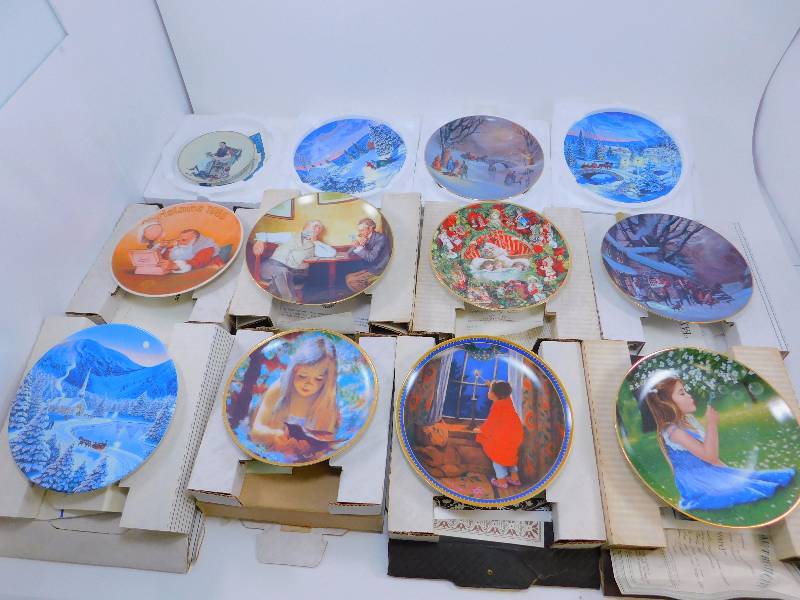 lot 77 image: Lot Of Collectibles Plates