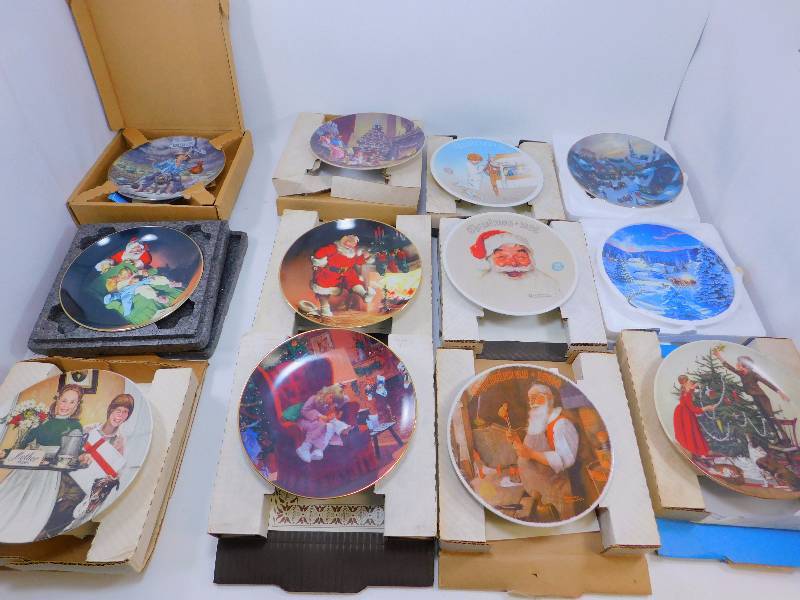 lot 78 image: Lot Of Collectibles Plates