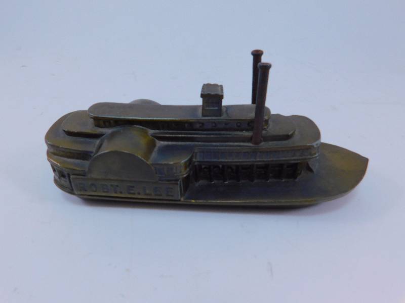 lot 53 image: Vintage Bank