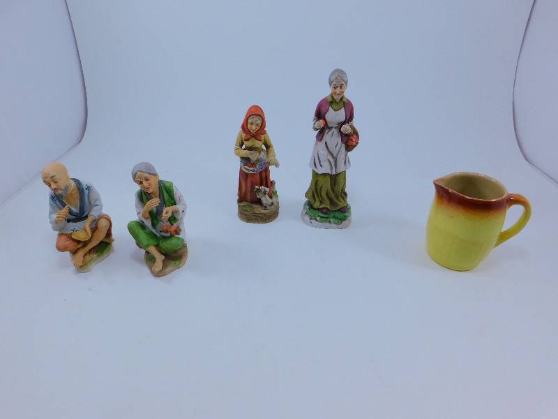 lot 54 image: Lot of HOMCO Figurines