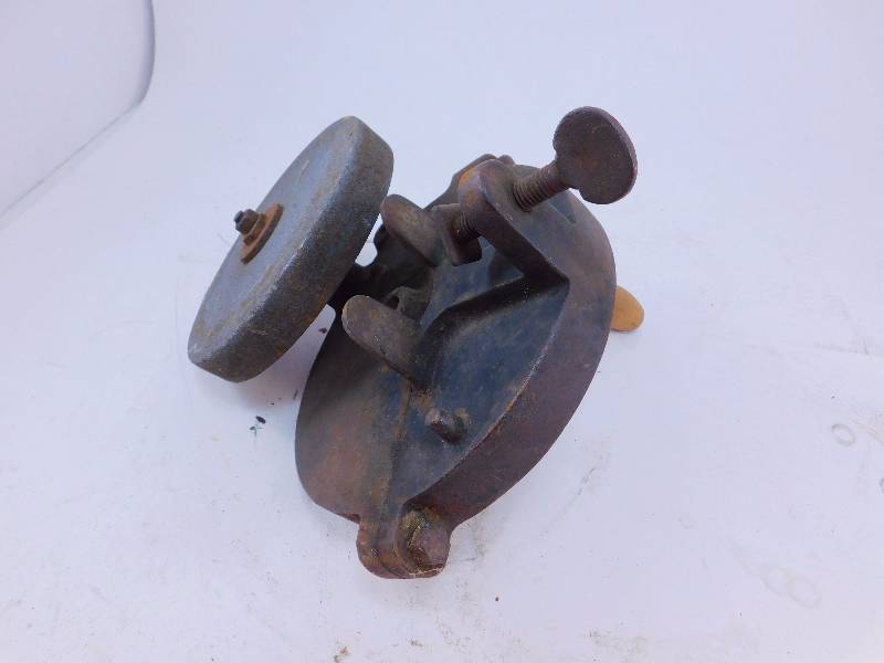 lot 89 image: Vintage Hand-Crank Grinder