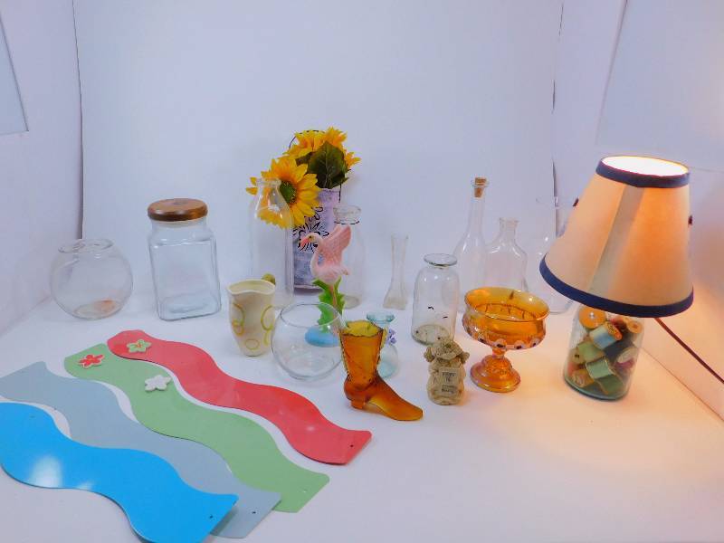 lot 100 image: Lot of Glass Items plus a Lamp
