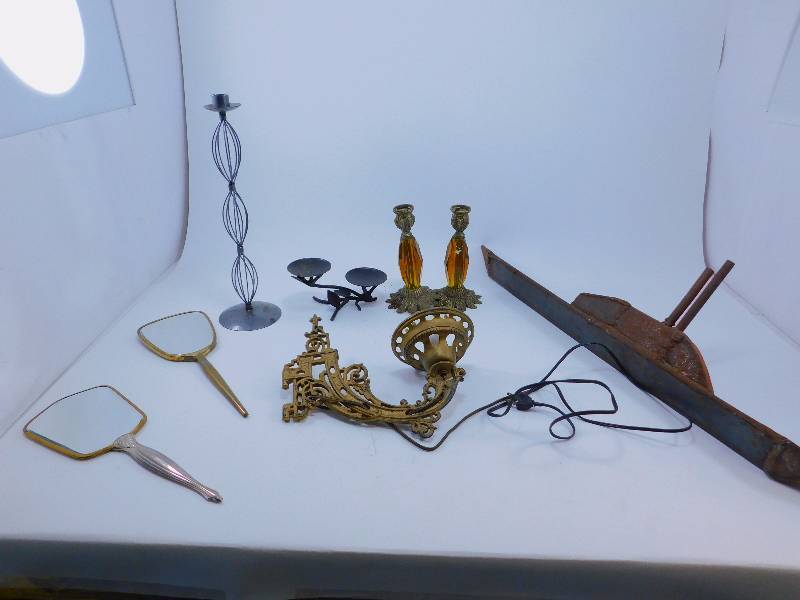 lot 105 image: Lot of Various Interesting Items