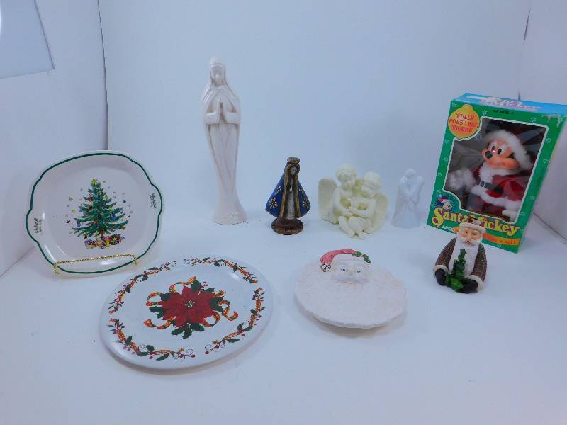 lot 109 image: Lot of Random Home Decor Items