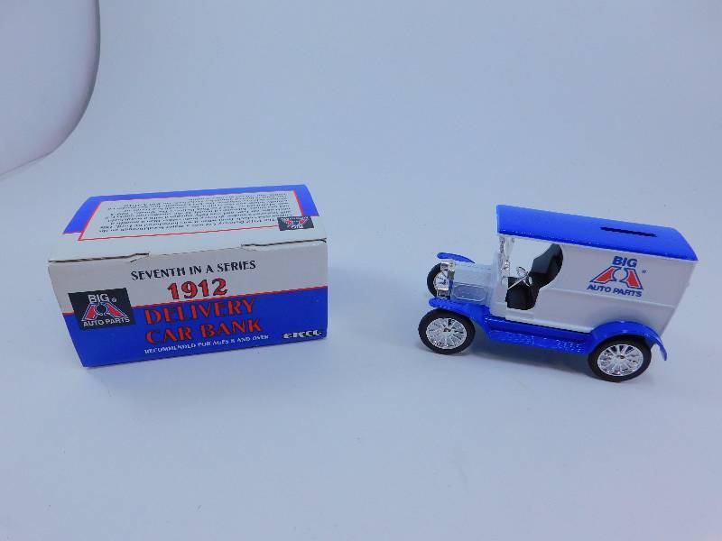 lot 119 image: 125 Scale 1912 Delivery Car Die Cast Bank