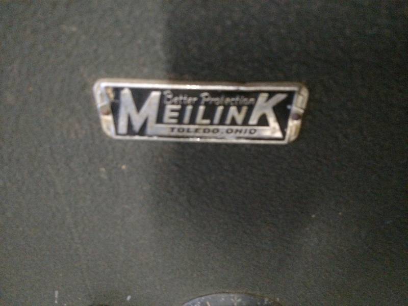 lot 1 image: Melink Safe, 20x20x24 with Combinat...
