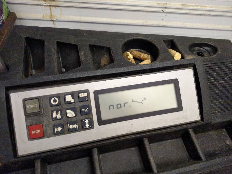 lot 4 image: Hofmann Geodyne 2300 Tire Balancer,...