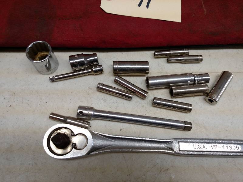 lot 41 image: Asstd Craftsman Tools...