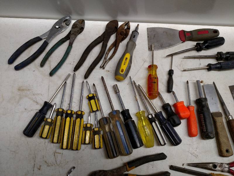 lot 45 image: Asstd Tools...