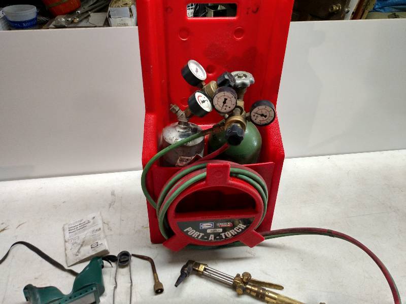 lot 74 image: Harris Lincoln Port-A-Torch with Bo...