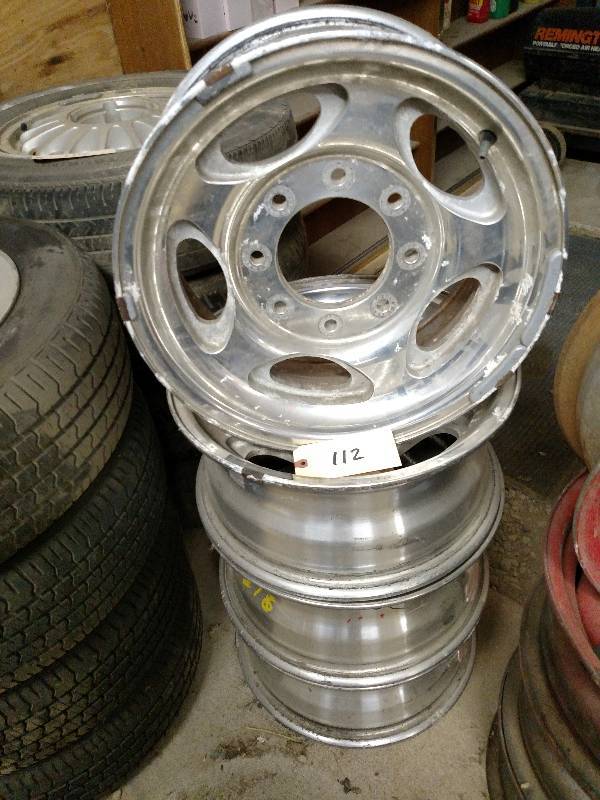 lot 112 image: (4) 16 Aluminum Rims From 2001 Ex...