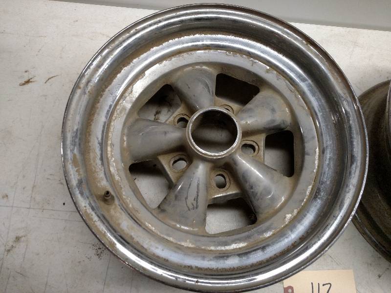 lot 117 image: (2) 15x7 Rims...
