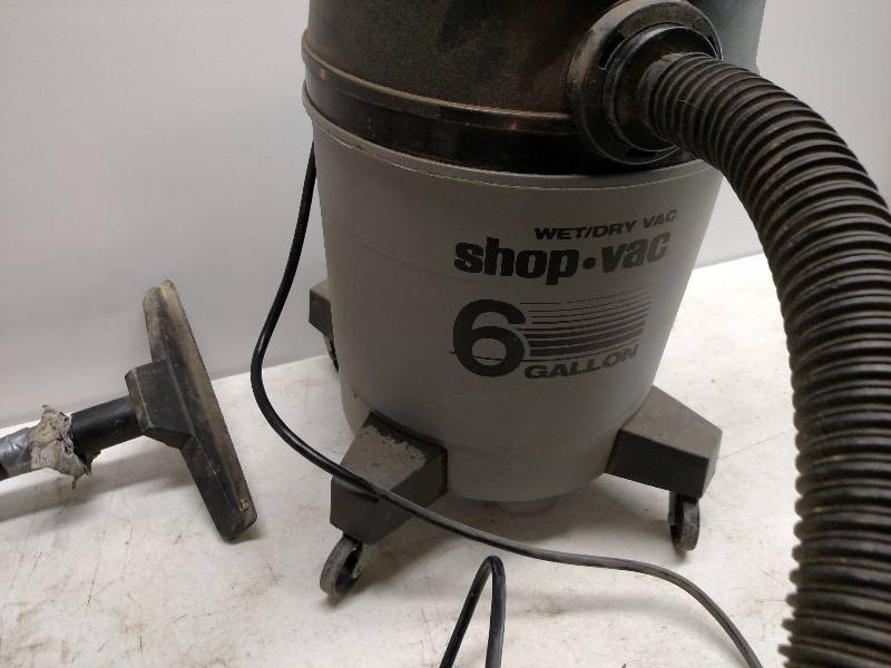 lot 167 image: Shop Vac, 2 hp, 6 Gallon, Works...