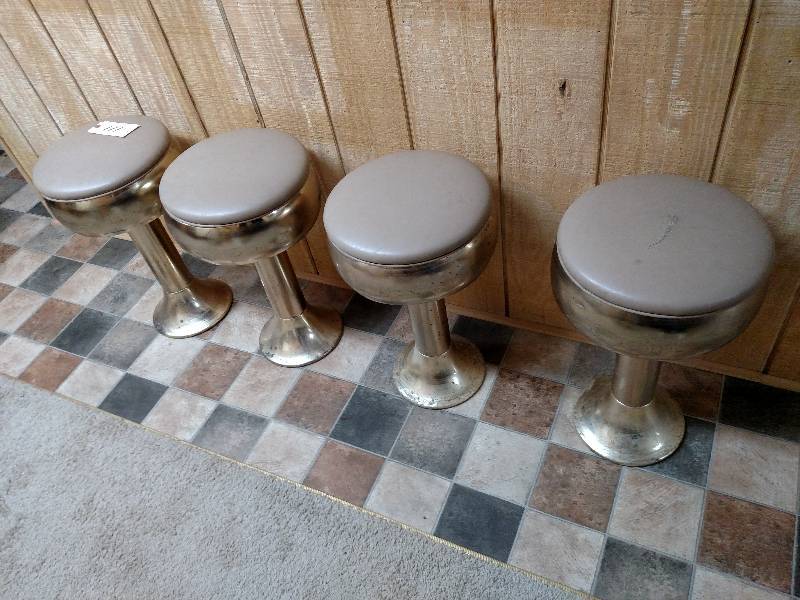lot 171 image: (4) Stools