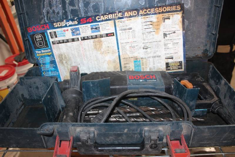 lot 17 image: Bosch Bulldog Variable Speed Reversible Drill w SDS-Plus S4 Carbide And Accessories