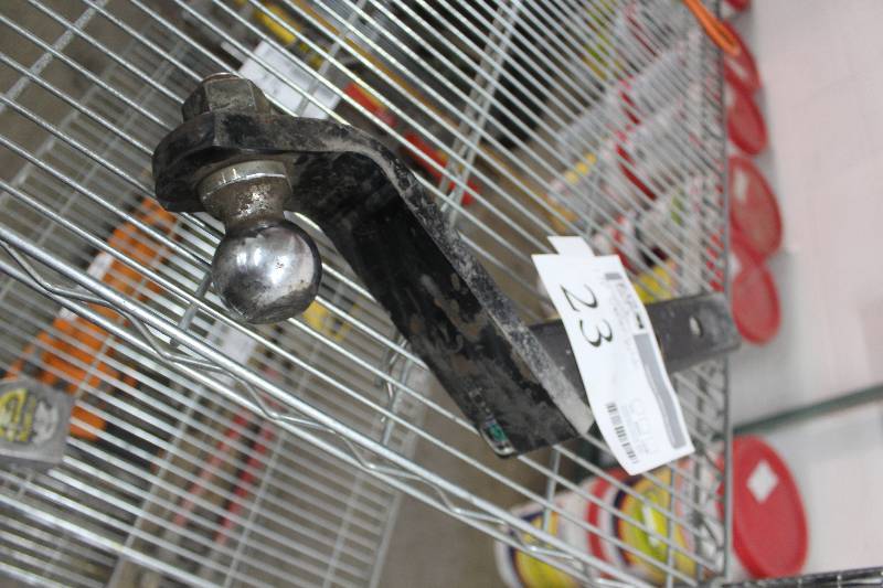 lot 23 image: Trailer Hitch w 1-12in. Ball