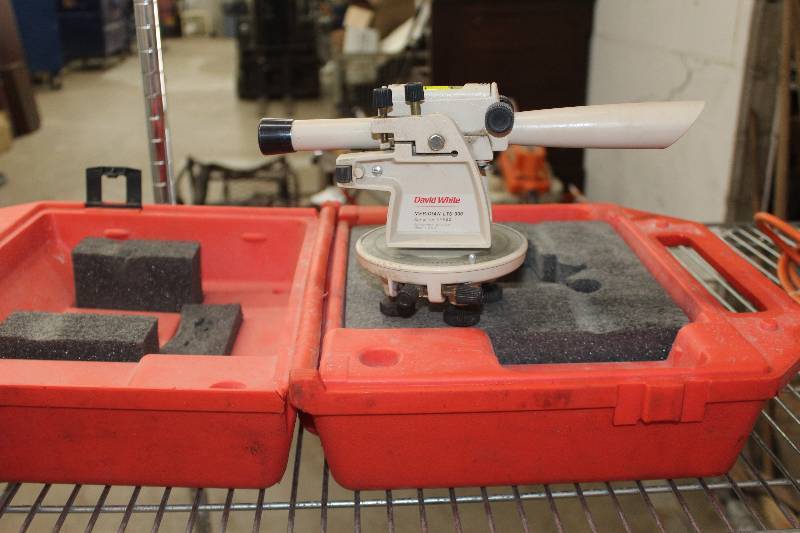 lot 21 image: David White Meridian LT6-900 Laser Level w Case, Stand