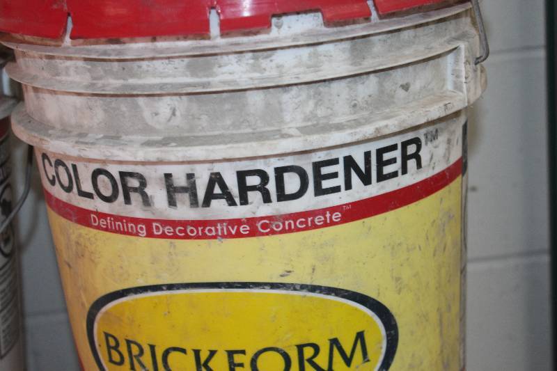 lot-of-4-60-lbs-buckets-of-brickform-color-hardener-includes-light