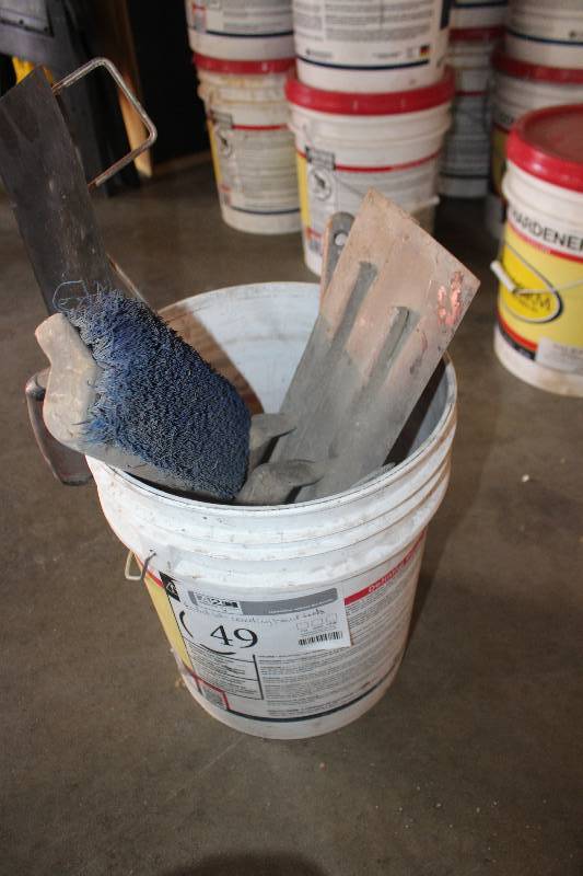 lot 49 image: Bucket Lot of Cement Hand Tools
